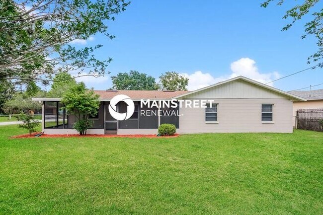 Building Photo - 3 Bedroom Pet-Friendly Home in LAKELAND, FL with Main Street Renewal