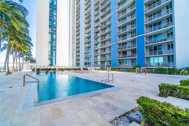 Building Photo - 325 S Biscayne Blvd