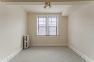 Building Photo - 1 bedroom in Chicago IL 60626