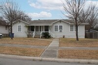 Building Photo - 2825 W Woodlawn Ave
