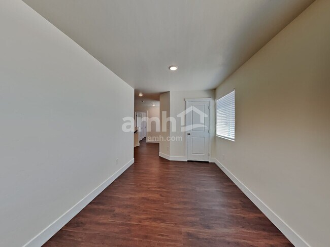 Building Photo - 1421 Alderleaf Ave