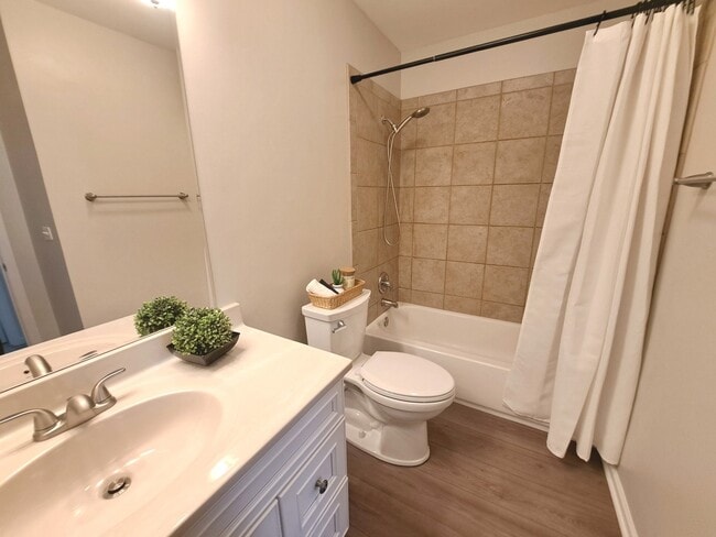 Building Photo - 1060 Newport Harbor