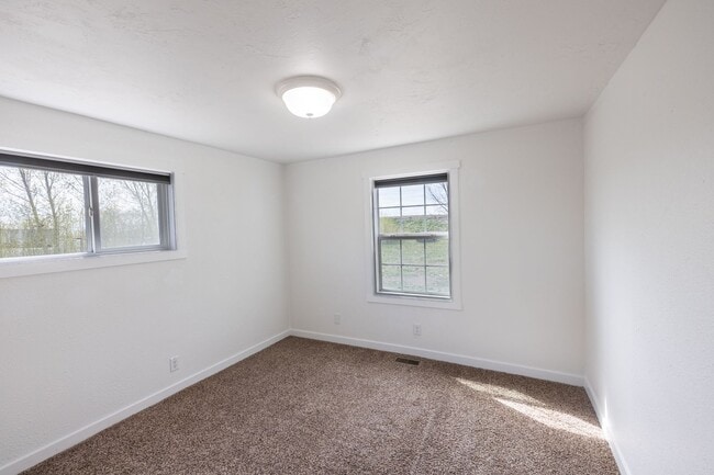Building Photo - County living - 2 Bed with office space located close to Salem Area - MORE PICS AND VIDEO TO COME