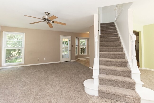 Building Photo - Three Bedroom Home!