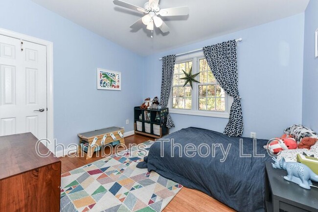 Building Photo - 3061 N Oakland St