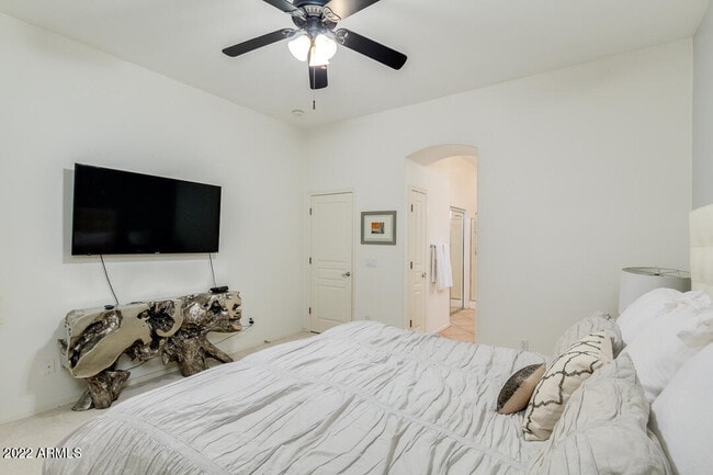 Building Photo - 2037 W Periwinkle Way