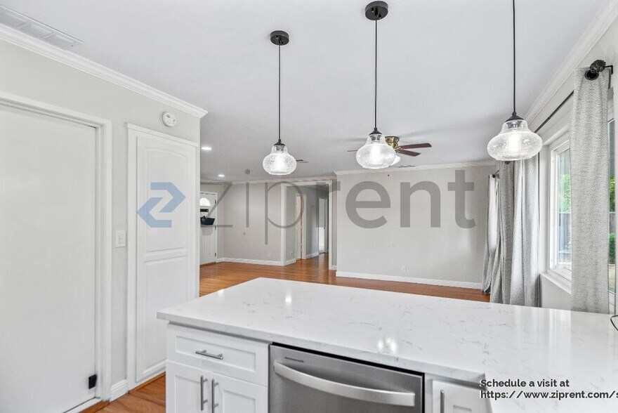 Building Photo - 8367 Cavalier Ln