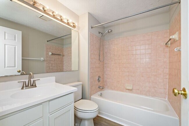 Building Photo - Sweet 4 Bedroom 2.5 Bath Home in Great Fishers Location Within Walking Distance to the Nickel Pla...