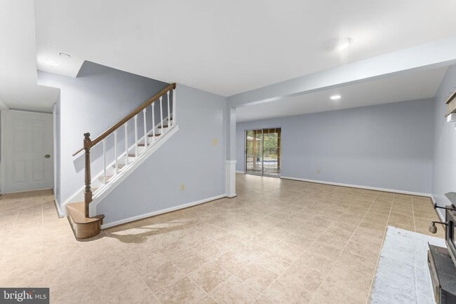 Building Photo - 901 Holly Creek Dr