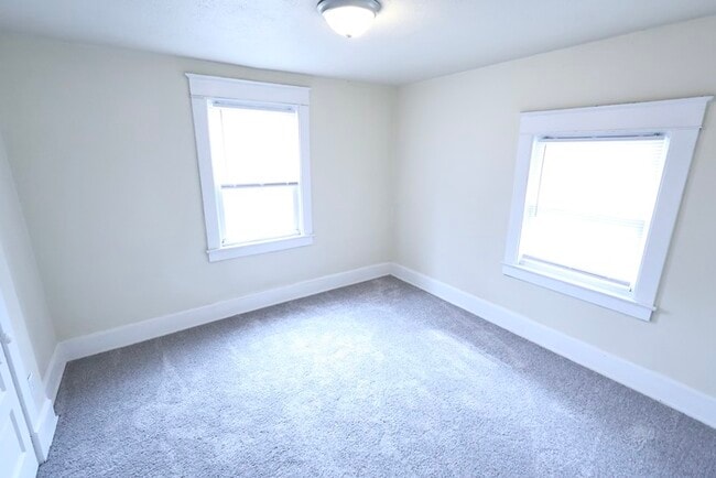 Building Photo - 555 Brittain Rd