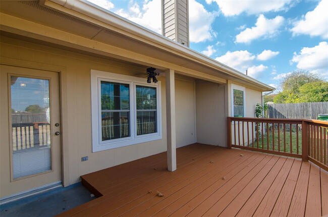 Building Photo - 1006 Promenade Ct