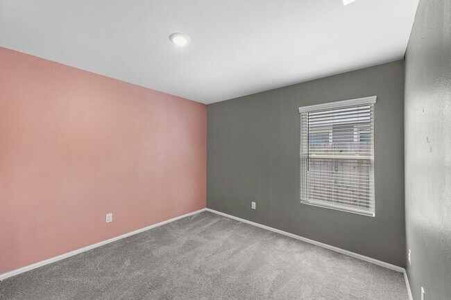 Building Photo - 13769 Kit Run