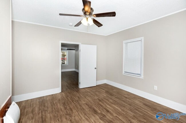 Building Photo - 512 Oshaughnessy Ave NE