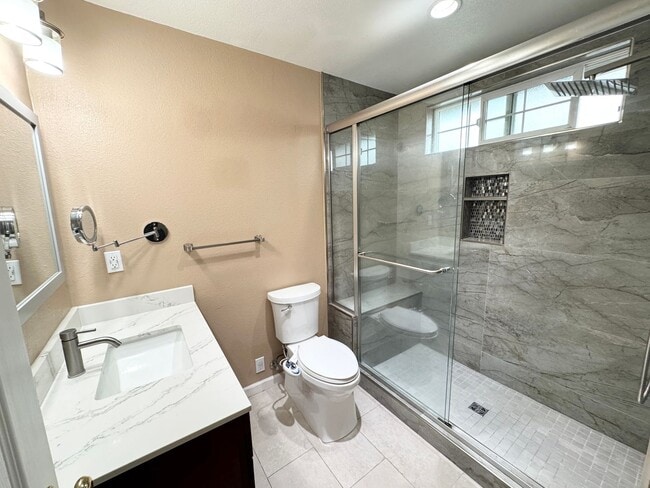 Building Photo - Perfect Shape Pleasanton Single Family Home in Val Vista neighborhood