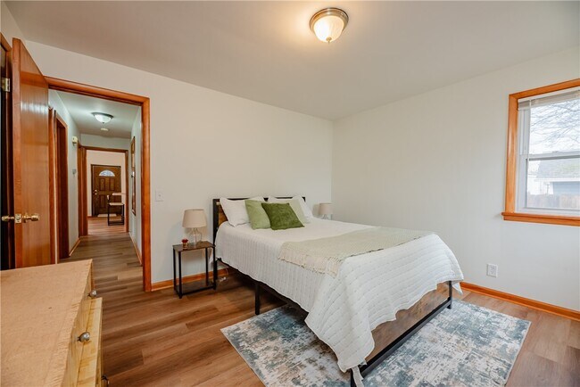 Building Photo - 416 W Spruce St