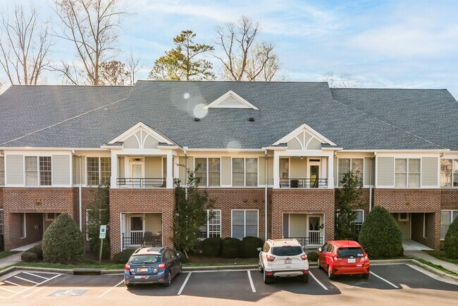 Building Photo - Cute & Cozy Condo in Southern Village!