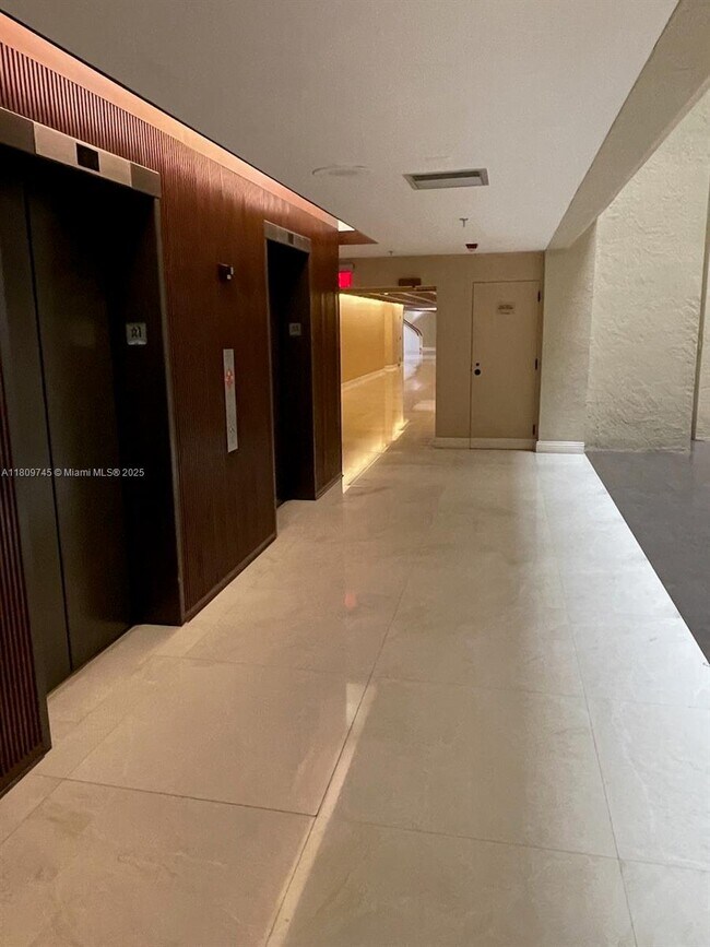 Building Photo - 201 Crandon Blvd