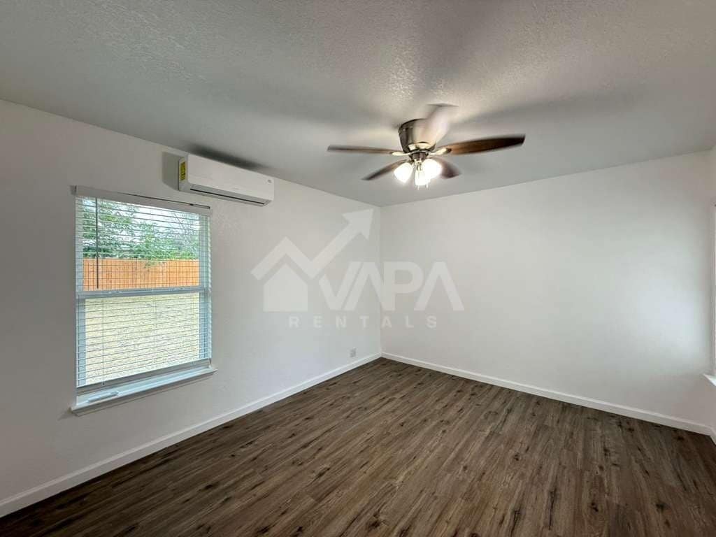 Building Photo - 515 Blakeley Dr
