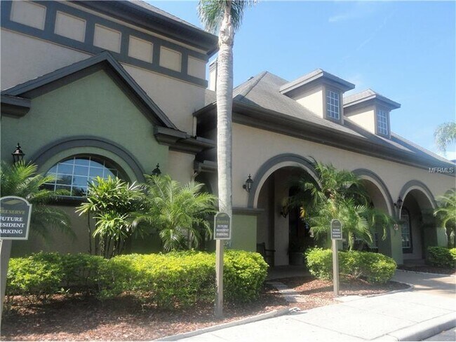 Building Photo - TEMPLE TERRACE: Second floor unit $1450 month. Gated Community! Convenient to USF
