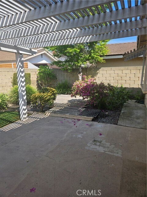 Building Photo - 6801 Glen Dr