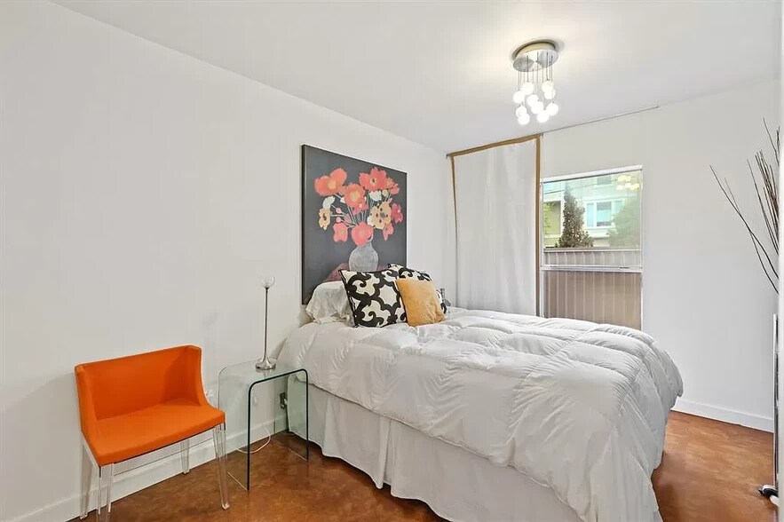 Building Photo - 2809 Crawford St