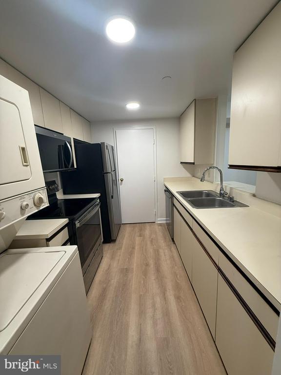 Building Photo - 1530 Key Blvd