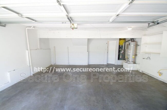 Building Photo - 6255 Canoga Ave