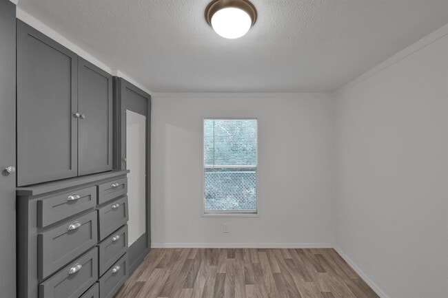 Building Photo - 6432 Longmire Rd