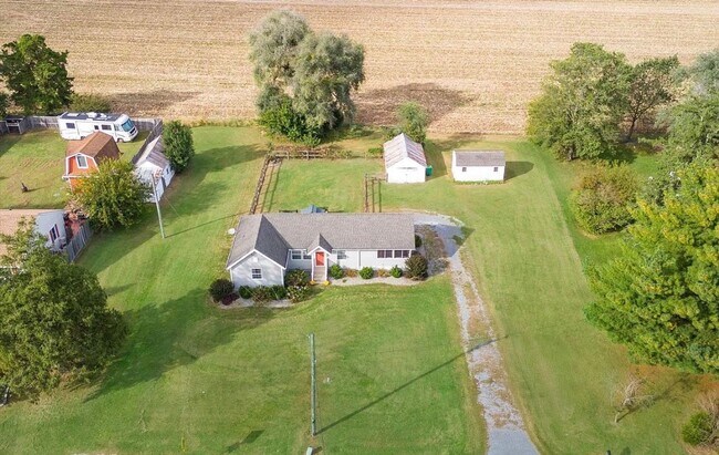 Building Photo - **COMING SOON**Quiet Living with Convenient Access In Ellendale!