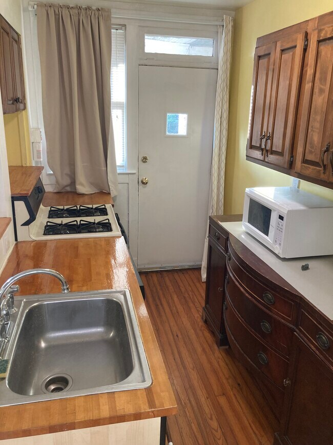 Building Photo - 3254 Dawson St