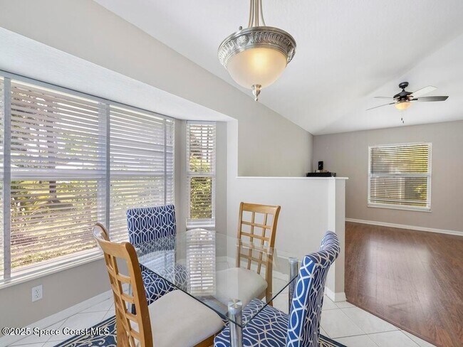 Building Photo - 1026 Blossom Dr