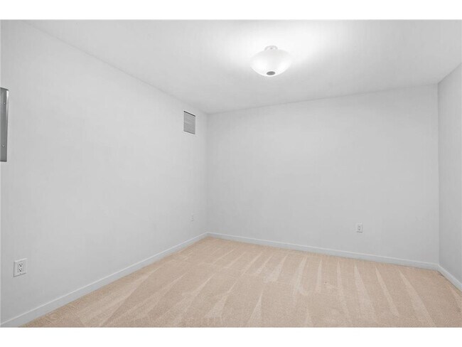 Building Photo - 1120 S 2nd St