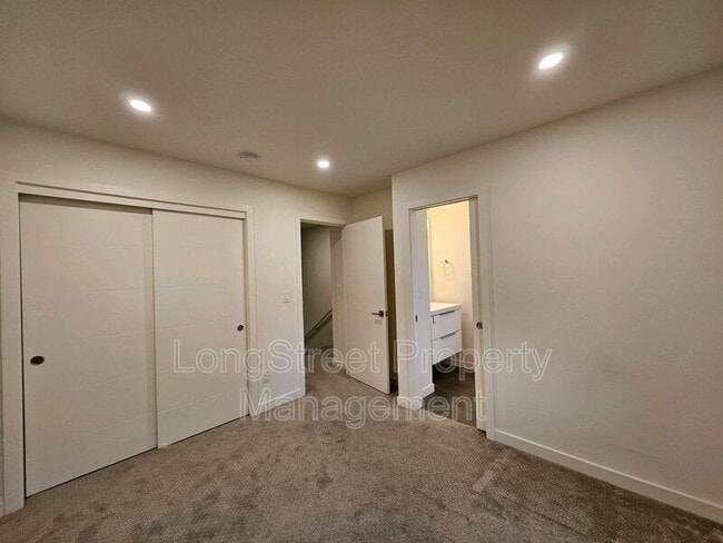 Building Photo - 7334 N Curtis Ave