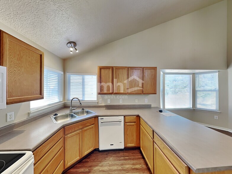 Building Photo - 3630 New Land Loop