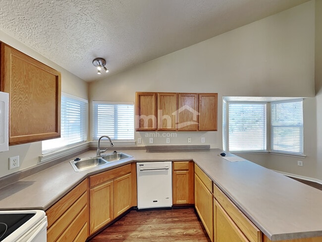 Building Photo - 3630 New Land Loop
