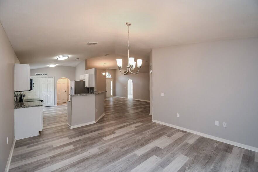 Building Photo - 4139 Woodley Creek Rd