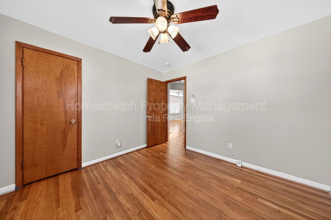 Building Photo - 207 Anistasia Dr