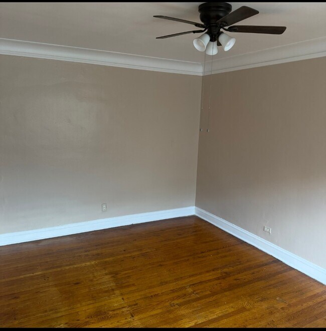 Building Photo - 8054 s Hermitage