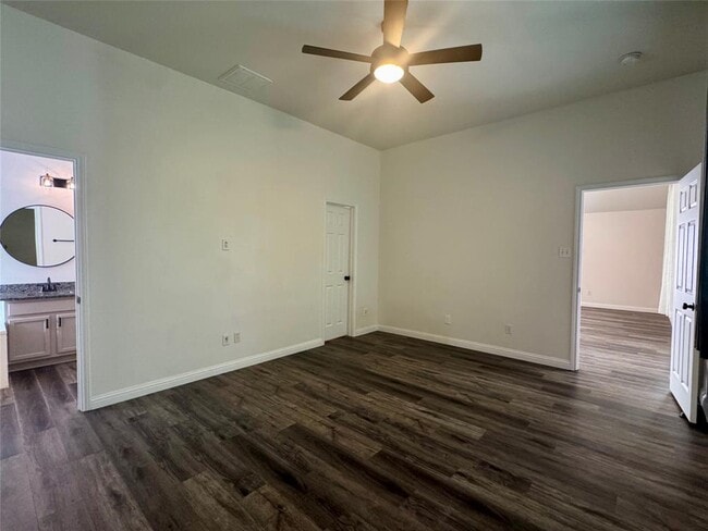 Building Photo - 5615 Taylorcrest Dr