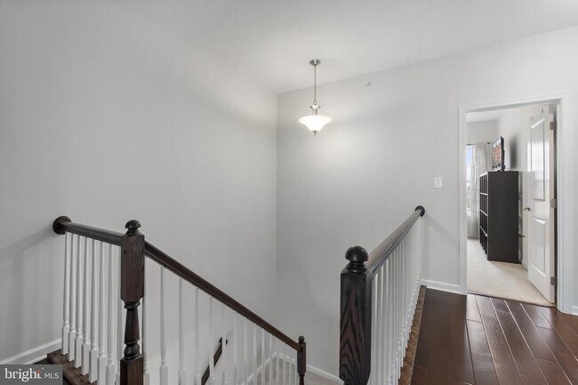Building Photo - 43131 Wealdstone Terrace