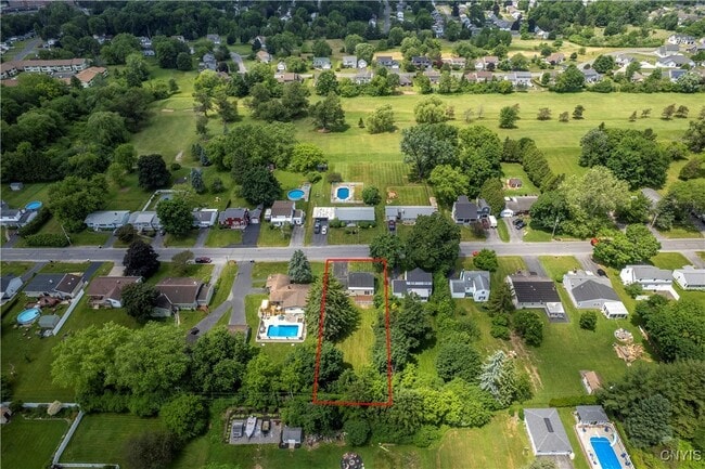 Building Photo - 202 Fairway Dr