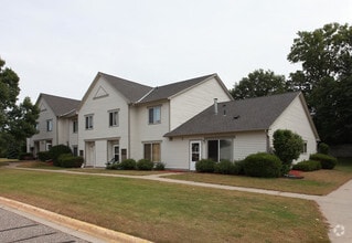 Building Photo - Park Avenue Townhomes