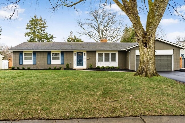 Building Photo - 2850 Pickwick Dr