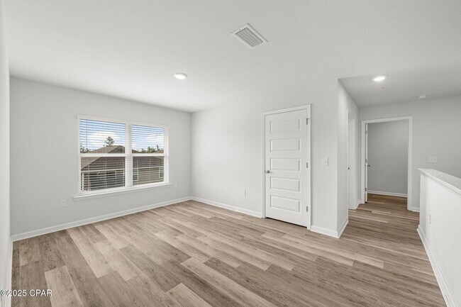 Building Photo - 5832 Viking