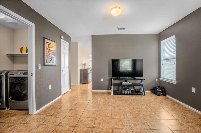 Building Photo - 8925 China Rose Dr