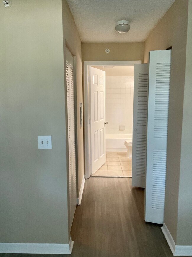 Building Photo - The Grand Isles - Key Lago