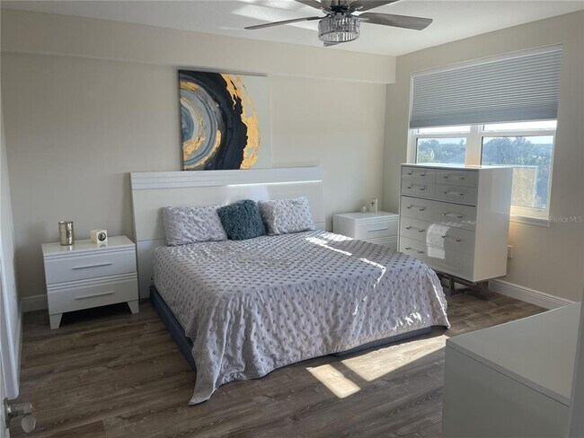 Building Photo - 960 Starkey Rd