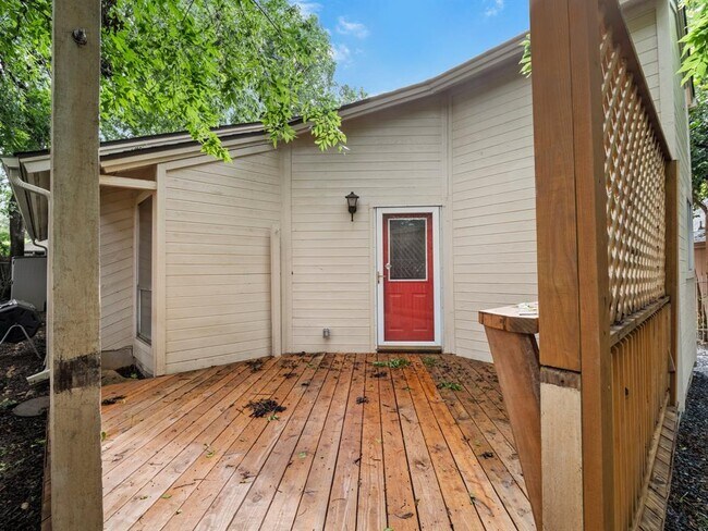 Building Photo - 6109 Grass Hollow