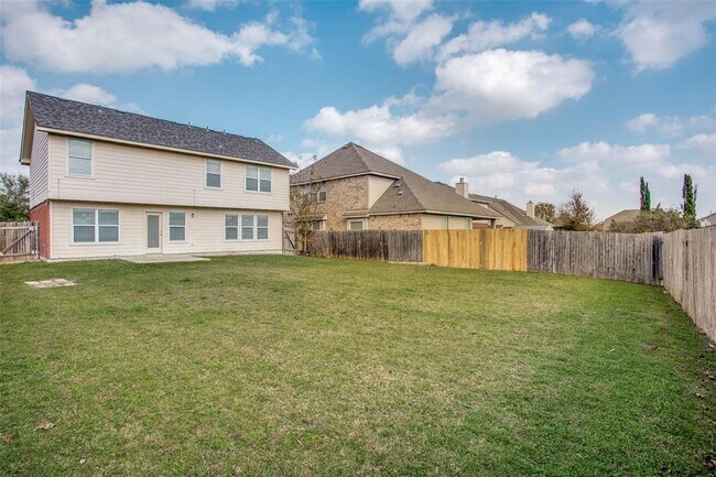 Building Photo - 2925 Inks Lake Dr