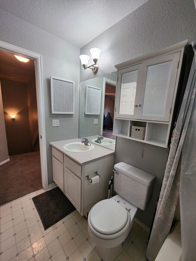 Building Photo - Stunning 3 Bedroom Townhome Tucked Away In...